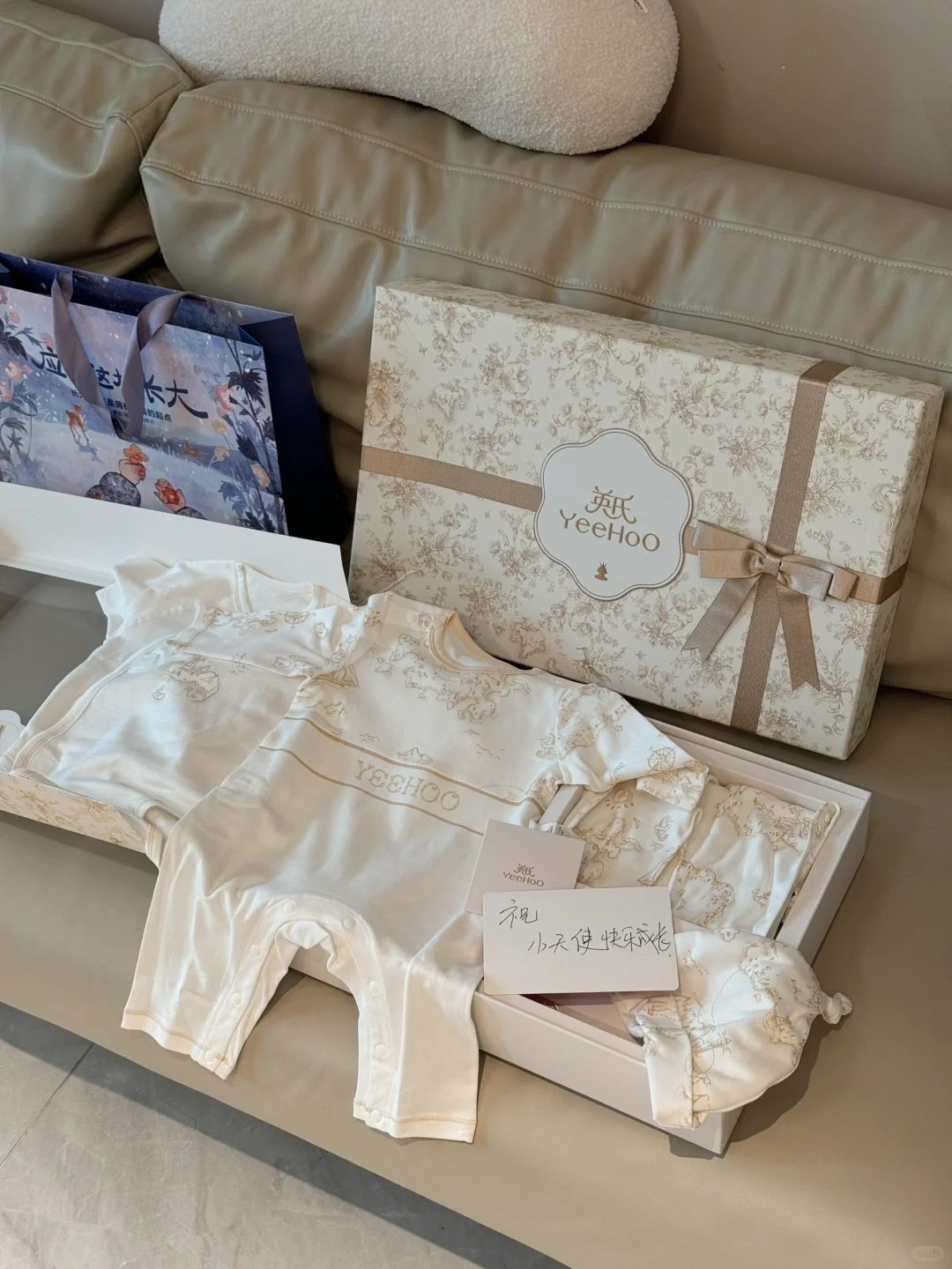 custom lid and base apparel gift box 4