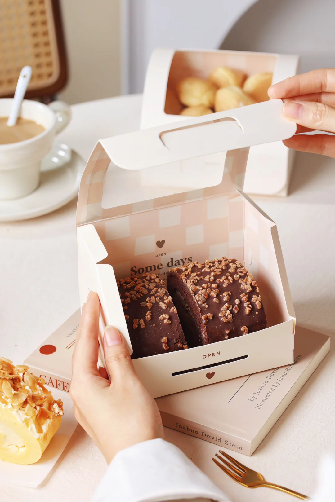 paper window food box for bakery dessert 3